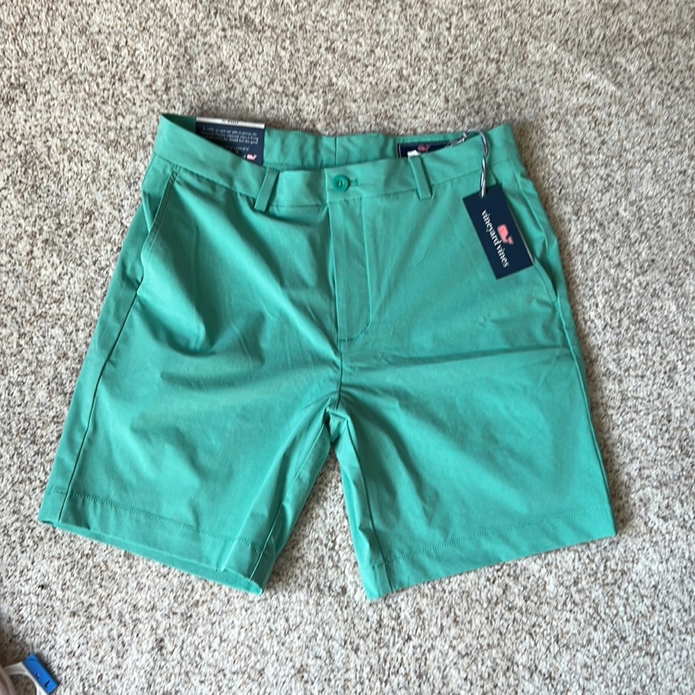 Men’s performance golf shorts
